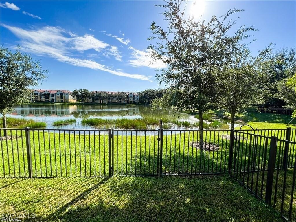 Foto del edificio - 12617 Laurel Cove Dr