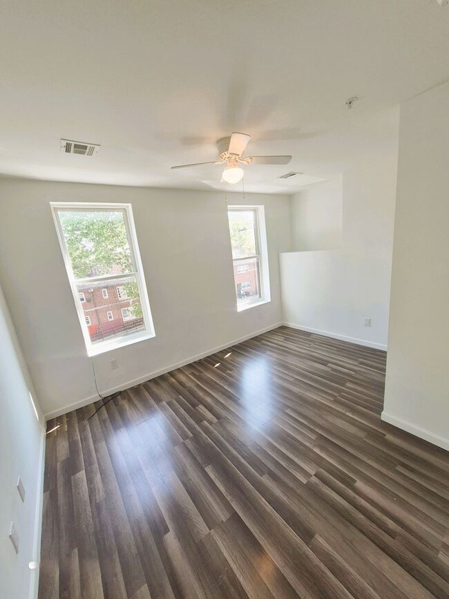 Building Photo - 2626-28 Ridge Ave