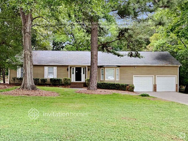 Building Photo - 10225 Woodview Cir