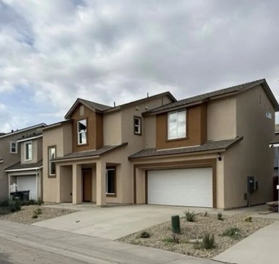 Primary Photo - Beautiful 2 Story Home Ready To Be Home!