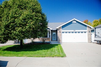 Building Photo - 338 Alder Ave