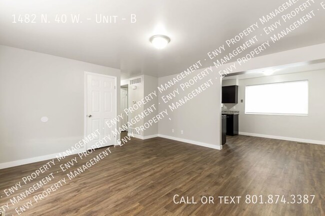 Building Photo - Beautiful Newly Renovated 2 Bed/1 Bath Uni...