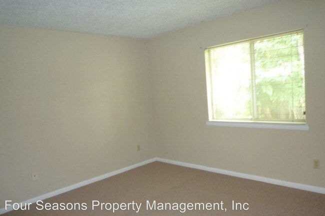 Building Photo - 819 Sardis Cove Dr