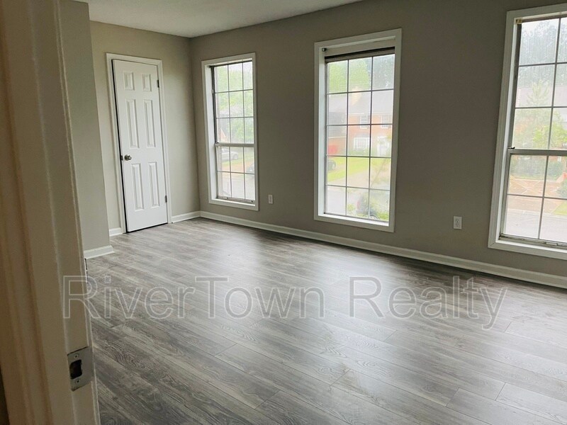 Foto del edificio - 3724 Deer Forest Dr