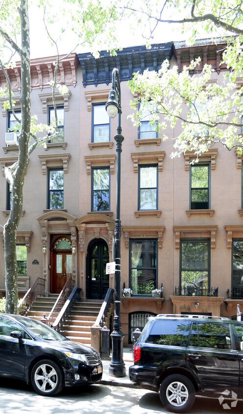 Foto principal - 410 1/2 Clinton St