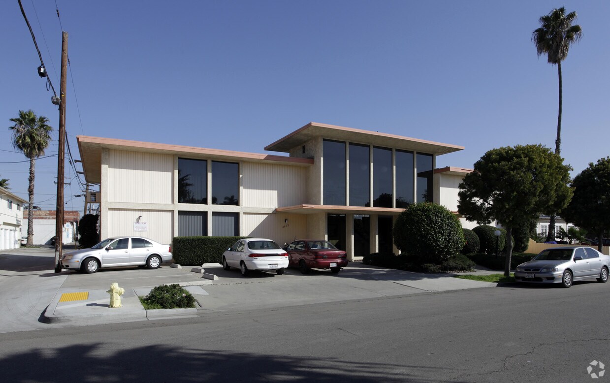 Foto principal - 4675 Bancroft St