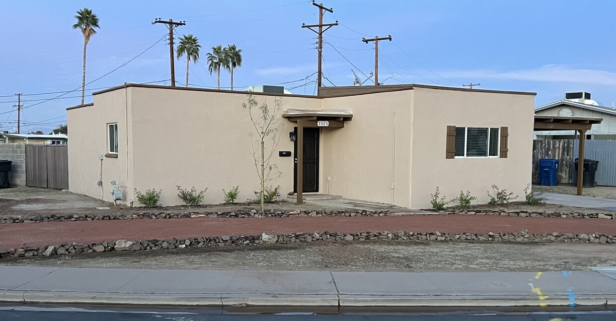 Building Photo - 1525 N Freeman