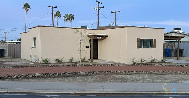 Photo - 1525 N Freeman House