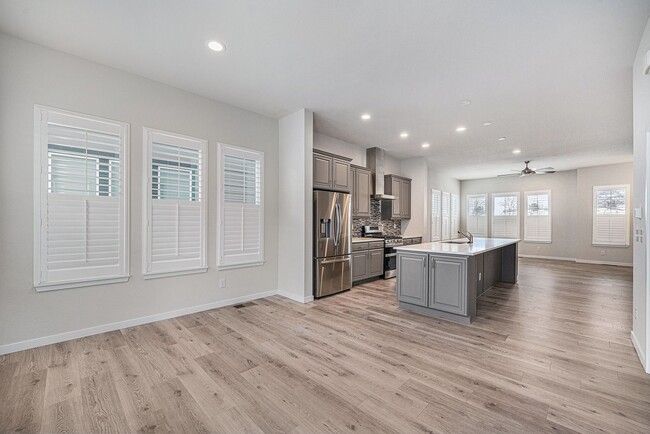 Foto del edificio - Stunning Wheat Ridge townhome - Available ...