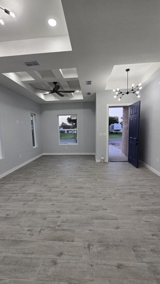 Building Photo - 15738 Palm Vista Dr