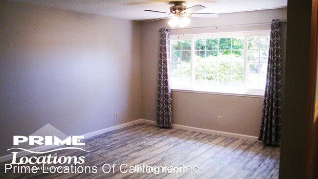Foto del edificio - 3 br, 2 bath House - 1107 Meadow Oaks Drive