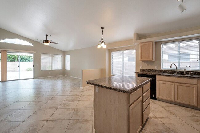 Foto del edificio - Immaculate 3 bedrooms, 2 bath in Scottsdale