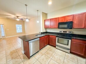 Building Photo - 2942 SW 35th Pl
