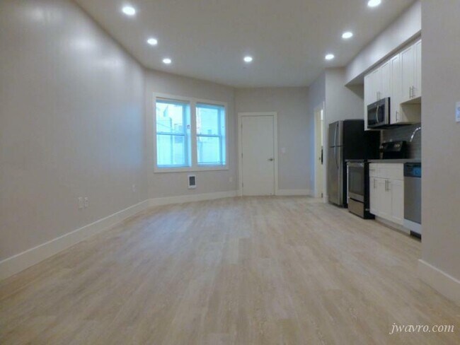 Building Photo - 2411 Webster St