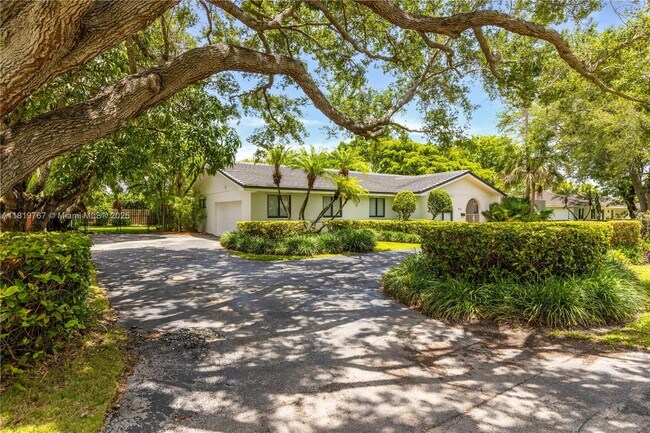 Foto del edificio - 7915 SW 166th St