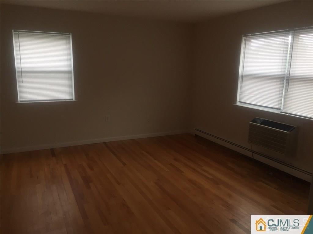 Building Photo - 408 Cranbury Rd