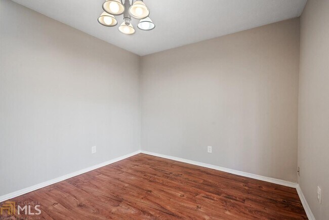 Foto del edificio - 1807 Ashborough Cir