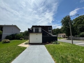 Building Photo - 2566 Paxton St