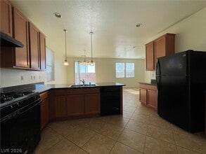 Building Photo - 10662 Summerbell St