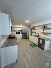 Building Photo - 523 Dudding Ave