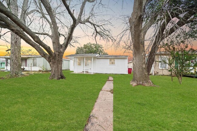 Foto del edificio - 1326 W 6th St