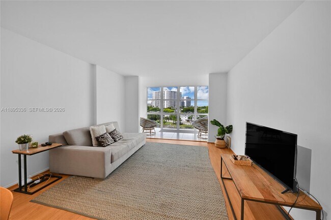 Foto del edificio - 800 Parkview Dr