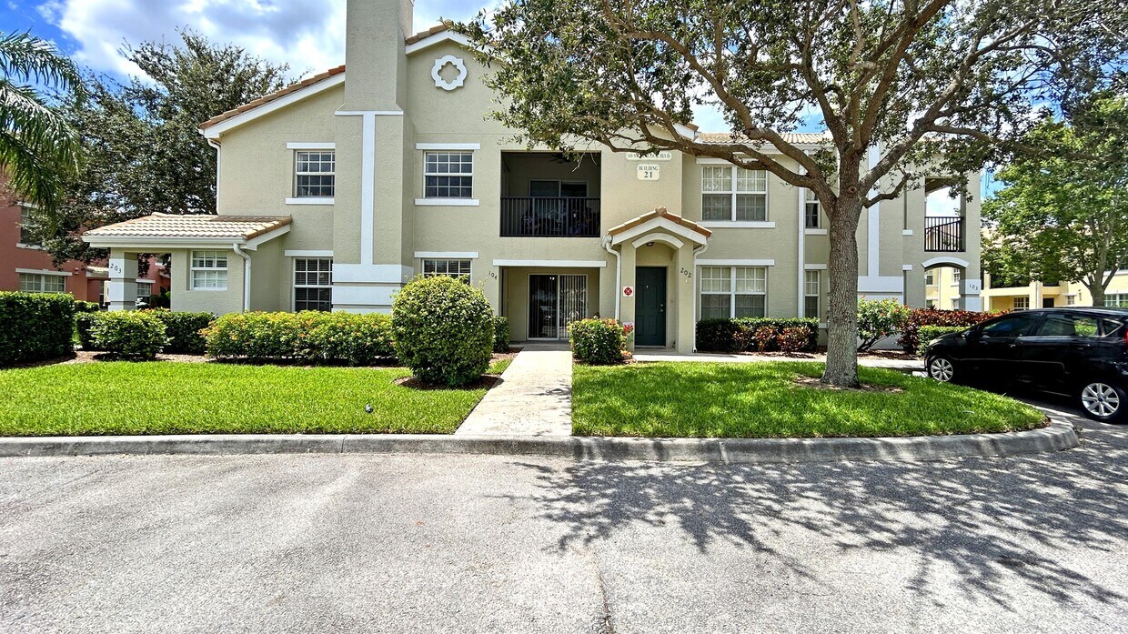 Foto principal - 140 SW Peacock Blvd