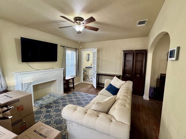 Foto del edificio - 2/1 Home Available for Immediate Move In!