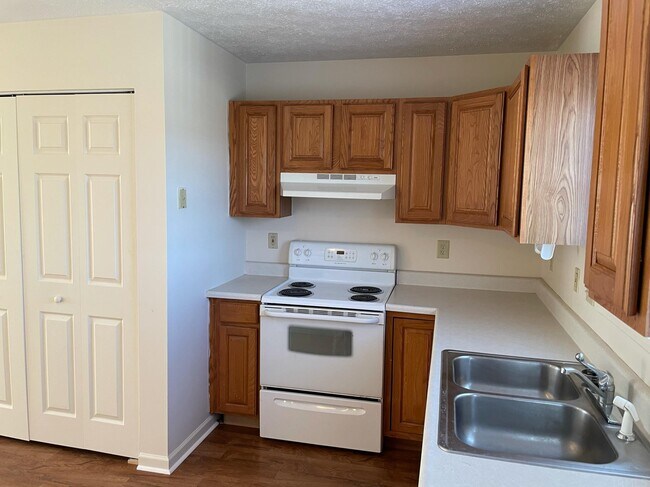 Building Photo - 5213 Raubs Ln