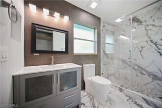 Building Photo - 390 35th Ave NE