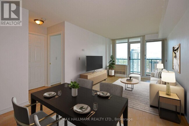 Building Photo - 5508 Yonge St