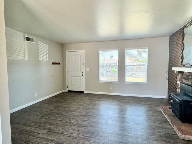 Foto del edificio - Newly Remodeled 3 Bed 1 Bath House in Pitt...