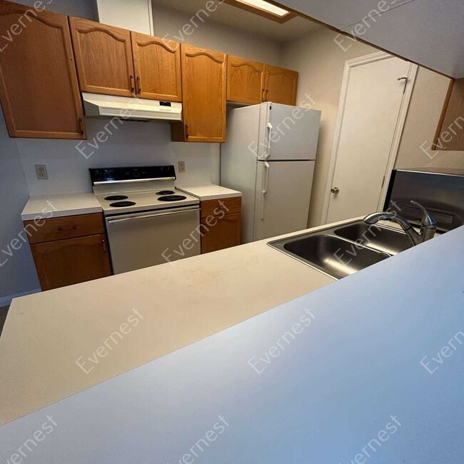 Building Photo - 517-519 Gregory Ct