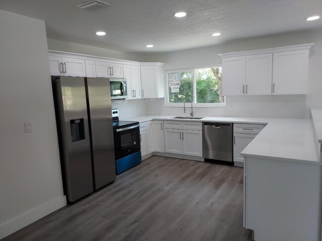 Foto del edificio - 18018 Avonsdale Cir