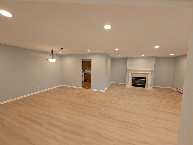 Building Photo - 2BR/2BA Condo – In-Unit Laundry, Fireplace & Parking