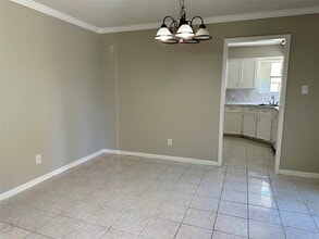 Building Photo - 2818 Stoney Wood Dr
