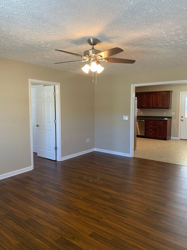 Foto del edificio - 3 br, 2 bath House - 379 Hendrixson Drive