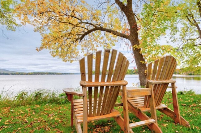 Welcome to Lake Point Apartments - Lake Pointe Apartment Homes