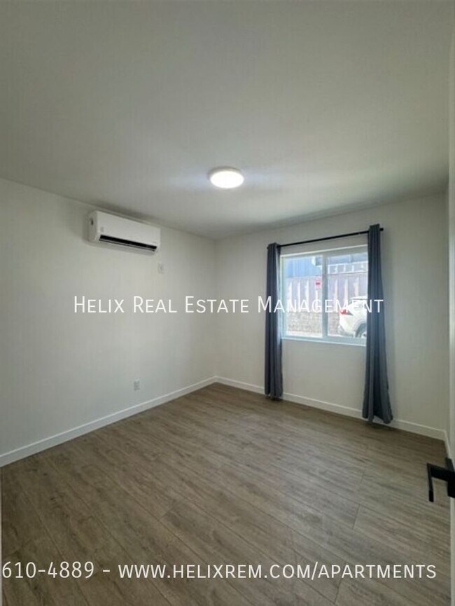 Building Photo - 521-523 E Live Oak Ave