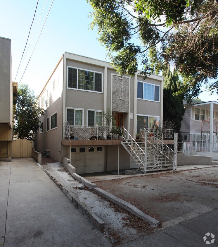Building Photo - 4808 Franklin Ave