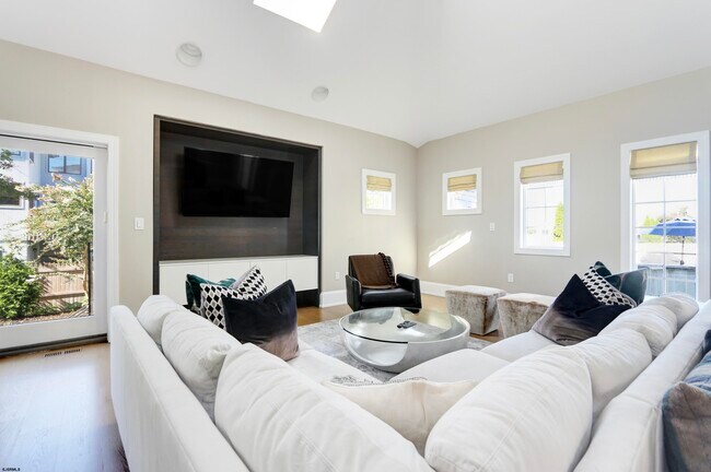 Foto del edificio - 53 Bayside Ct