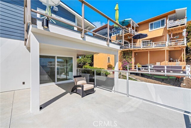 Foto del edificio - 827 Cliff Dr