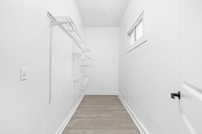 Foto del edificio - 2933 Winthrop Ave
