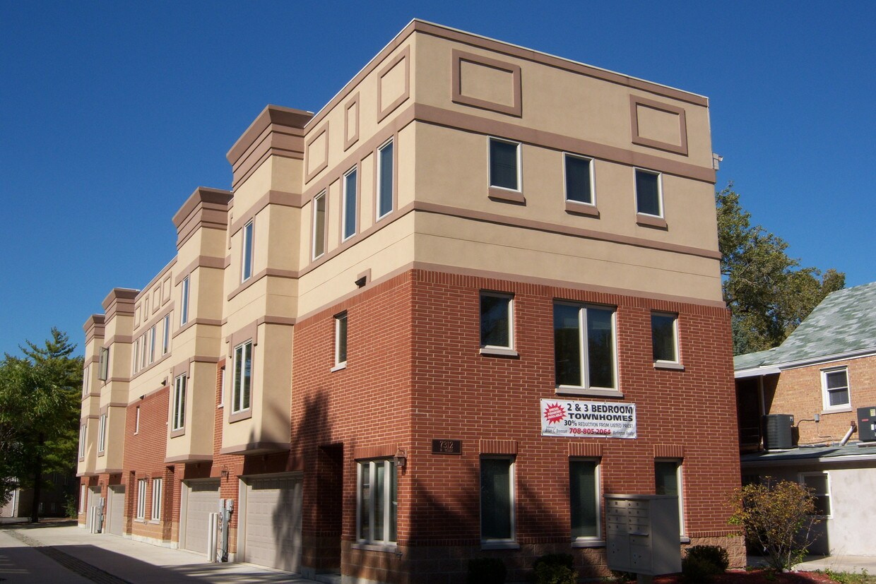 7312 W Ogden Ave, Riverside, IL 60546 Apartments in Riverside, IL