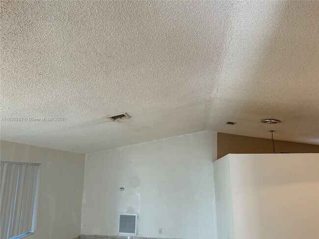 Building Photo - 5551 SW 7th Pl