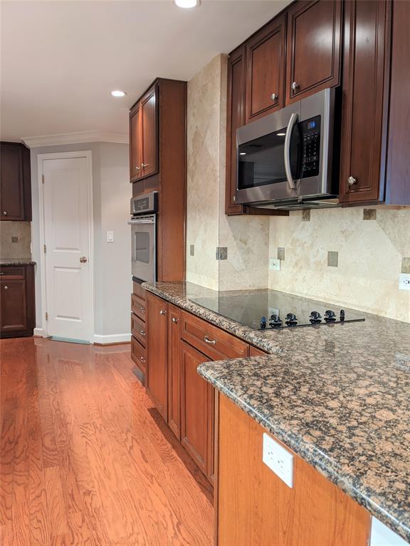Foto del edificio - 4950 Woodway Dr