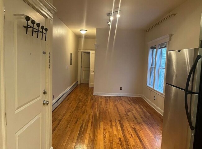 Foto del edificio - 108 Duncan Ave