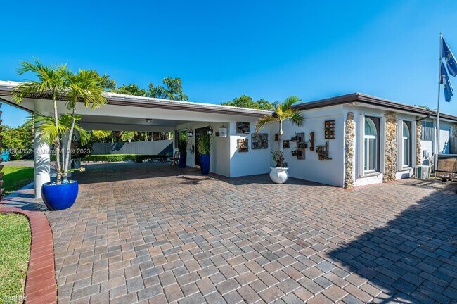 Building Photo - 4 br, 5 bath House - 10380 SW 110th St