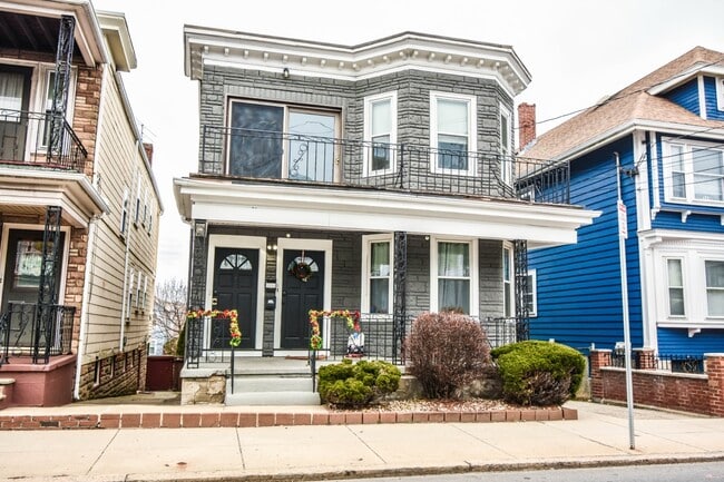 Building Photo - 1114 Saratoga St