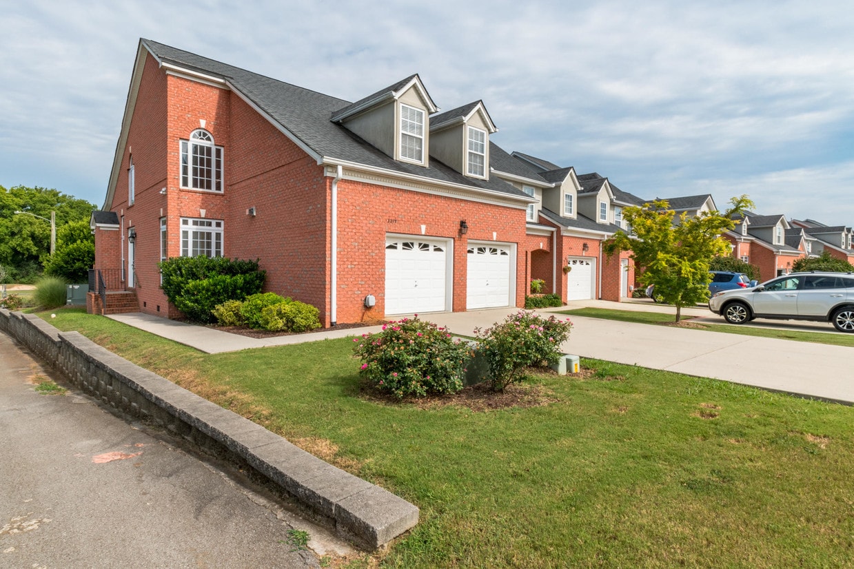 8217 Double Eagle Ct, Ooltewah, TN 37363 Townhome Rentals in Ooltewah TN
